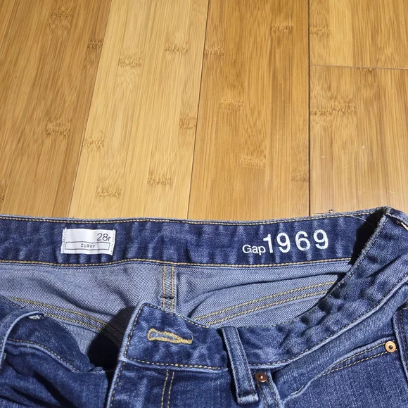 GAP Women's Flare Jeans in Classic Blue - Picture 4 of 8